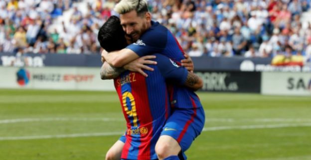 FC Barcelona legt stadgenoot over de knie bij grote Messi-show