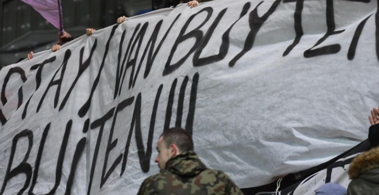 Standard-supporters schreeuwen om ontslag: 'Van Buyten en Henrotay buiten!'