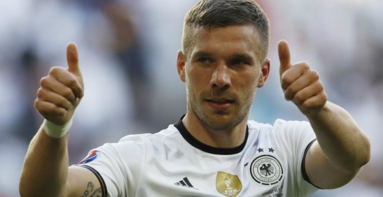 OFFICIEEL: Podolski maakt transfer voor 'schandalig bedrag' 
