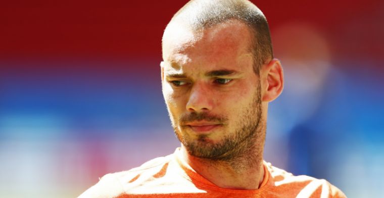 'Sneijder zorgt voor 'aardbeving' en ligt in de clinch met nieuwe Gala-trainer'