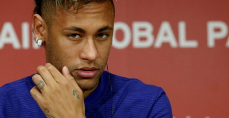'Barcelona bevriest betaling van 26 miljoen euro aan vader van Neymar'