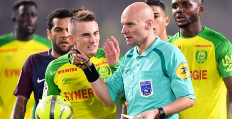 Bizar moment in Ligue 1: 'Volkomen absurd, ik hoop dat hij wordt gestraft'