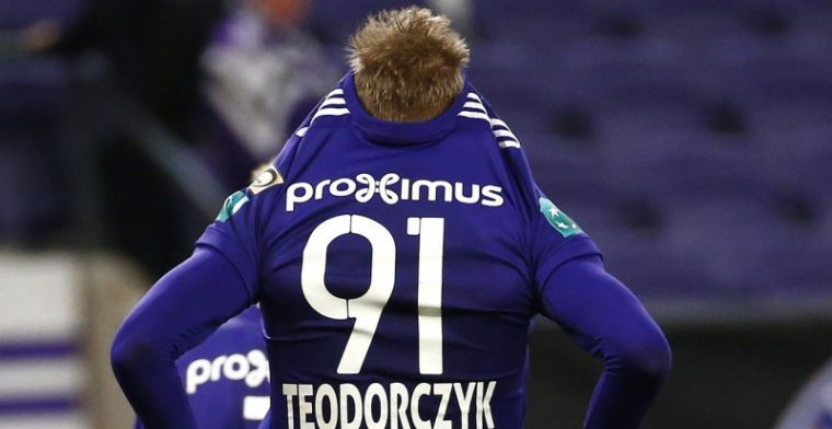 Teodorczyk onder vuur: ''Tja, een gemiddelde van een middenvelder''