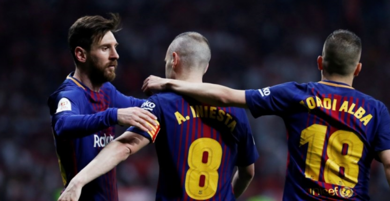 Wervelend voetbal en geëmotioneerde Iniesta: superieur Barcelona pakt beker