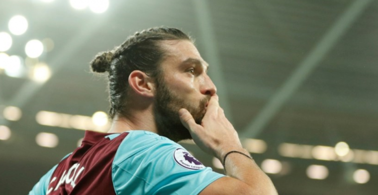 'Carroll maakt zich onmogelijk bij West Ham: toiletbezoek tijdens wedstrijd'