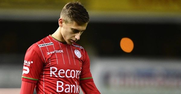 'Belgische club doet zaken met Benfica, transfer van aanvaller op til'