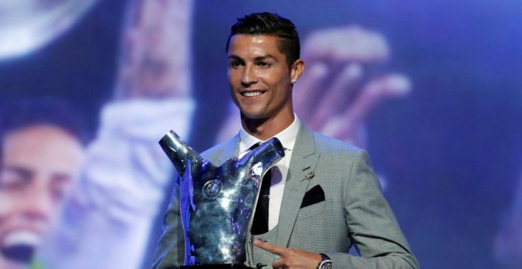 'Cijfers bekend: Ronaldo kost 100 miljoen en verdient monsterloon'