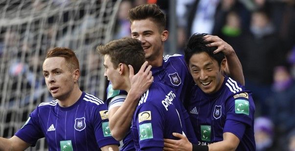 Anderlecht lost tipje van sluier over nieuwe thuisoutfit: 'As A Champion'