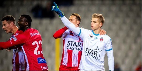 'Butez speelde zich in de kijker van Gent en RSCA, maar doelman stelt voorwaarde'