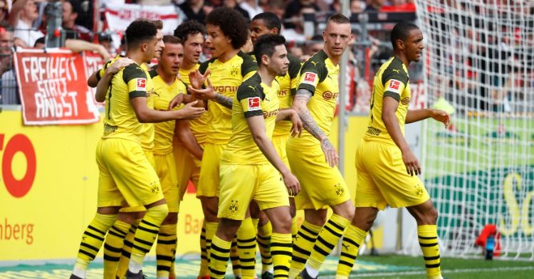 Uitblinker Reus schiet Borussia Dortmund weer dichter bij koploper Bayern München