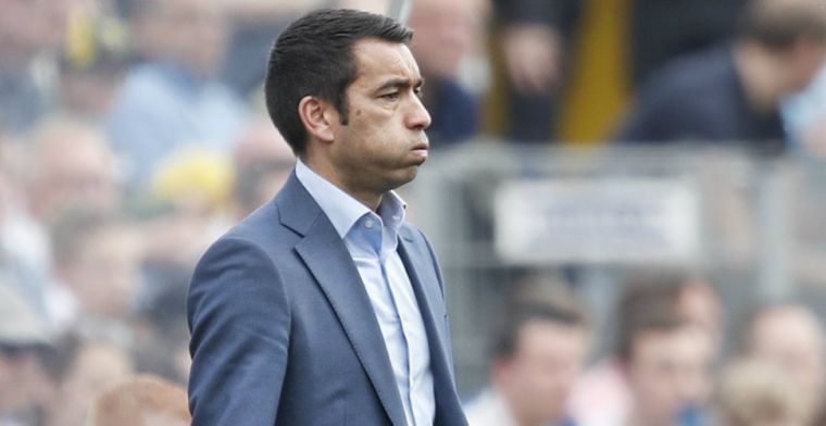 Van Bronckhorst komt met reactie na gerucht over Club Brugge: 'Klopt niet'
