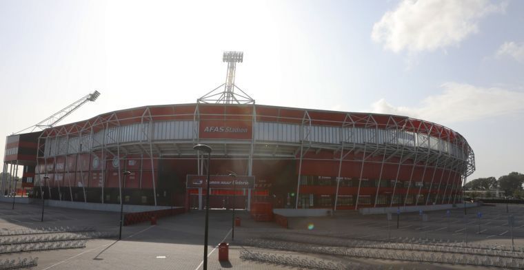 'Meer breuken en scheuren in dak AZ-stadion; acuut gevaar voor de veiligheid'