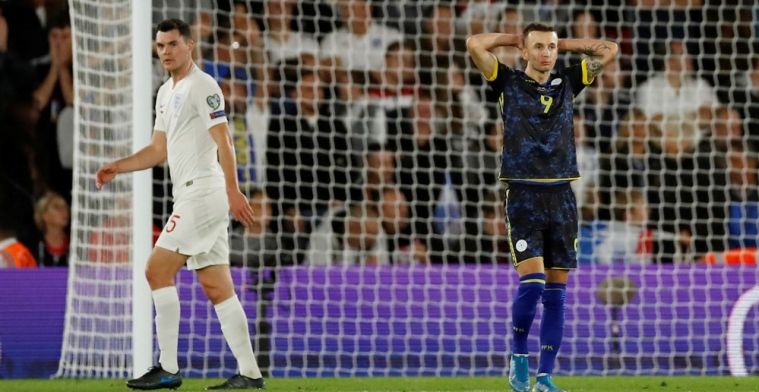Ronaldo met vier goals weer de grote man; Engeland komt dramastart te boven