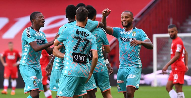 Standard en Charleroi spelen gelijk na tumultueuze derby, weer match stilgelegd