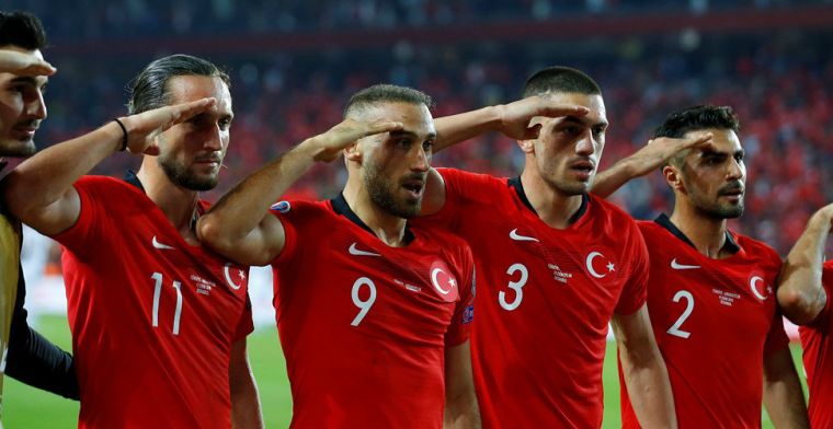 Update: UEFA kan weer naar Turkije kijken, ook na 1-1 in Parijs militaire gebaren