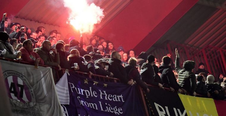 Fans Olympique Lyon eren supporters Anderlecht met spandoek