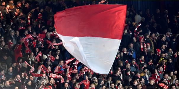 Kortrijk-fans verzetten zich tegen fusie met Moeskroen: Eén club, één stad
