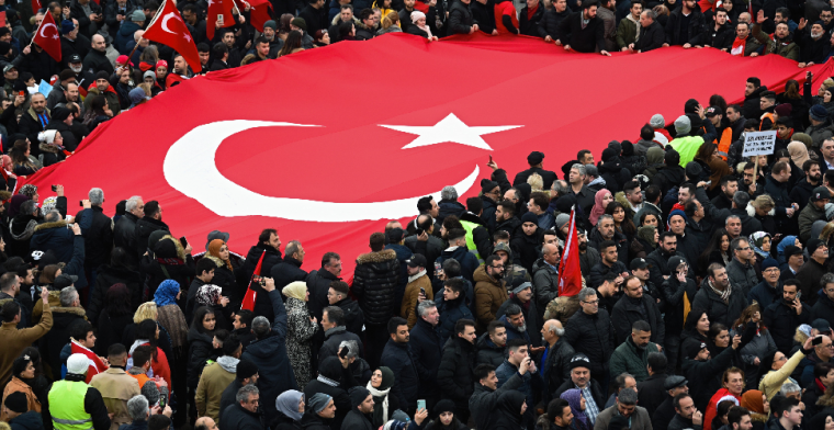 Toch geen corona: 'Turkse voetballer bekent moord op vijfjarig zoontje'