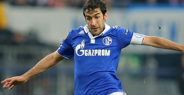 'Crisisclub Schalke zoekt al naar nieuwe trainer en denkt aan legendarische Raúl'