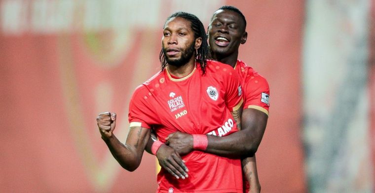 Mbokani laat zich na contractverlenging bij Antwerp uit over einde van carrière