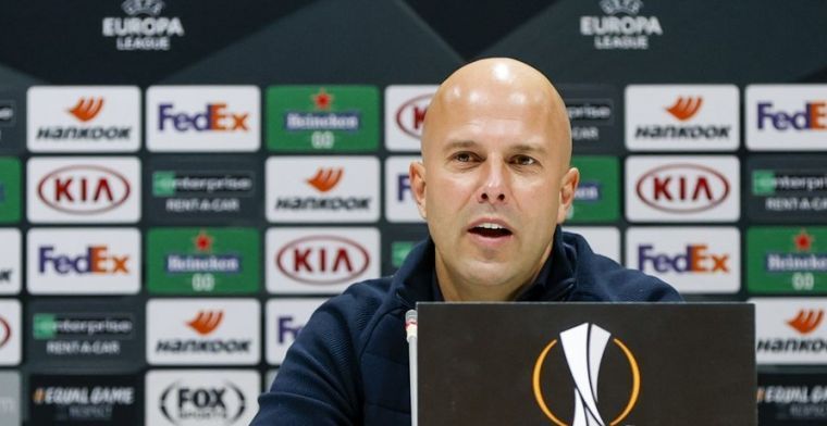 Opvallend: Coach AZ wordt per direct ontslagen na gesprekken met Feyenoord