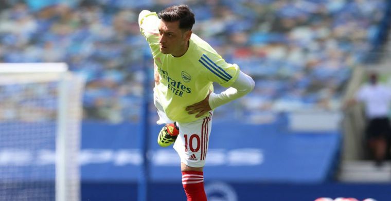 Overbodige Özil hint naar transfer: 'Twee landen waar ik nog wil spelen'