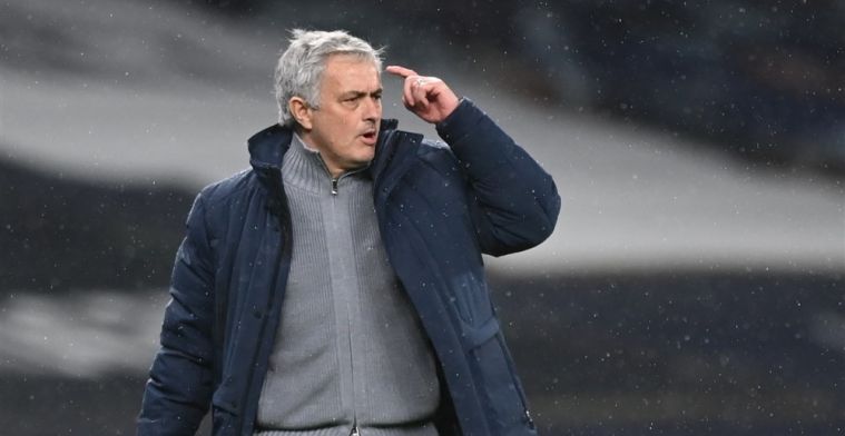 Mourinho stookt het vuurtje vast op: 'Trainer zijn bij Chelsea is niet moeilijk'