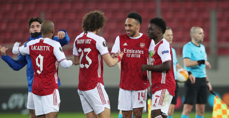 PSV wint maar is uitgeschakeld door late tegentreffer, Arsenal door