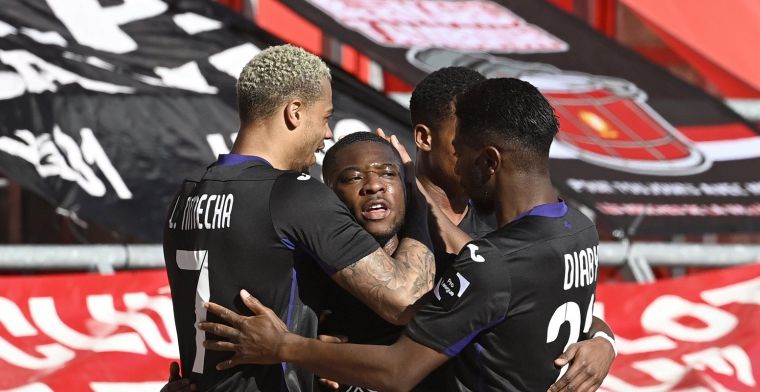 'Standard berispt Anderlecht na uit de hand gelopen topwedstrijd'