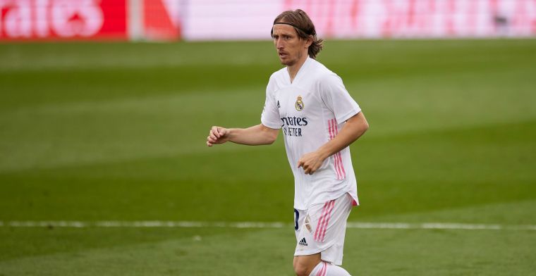 OFFICIEEL: Modric (35) gaat nog een jaar door bij Real Madrid