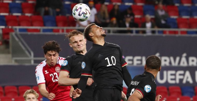 Nmecha helpt Duitsland U21 aan halve finale na bloedstollend duel: goal én penalty