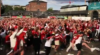 Deense bierdouche: fans in Kopenhagen uit hun plaat na goal van Dolberg