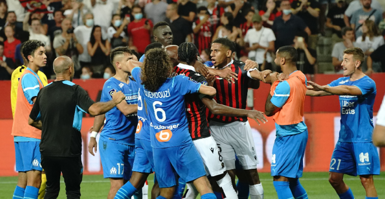 Nice-fans slaan Marseille-spelers op het veld, Luan Peres (ex-Brugge) deelt schade