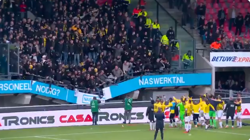 Schrikken in Nijmegen: tribune van uitvak zakt in na derby tussen NEC en Vitesse
