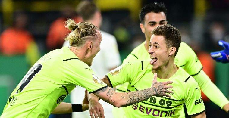Hazard valt in voor Meunier, scoort prompt twee keer en redt Dortmund in Pokal