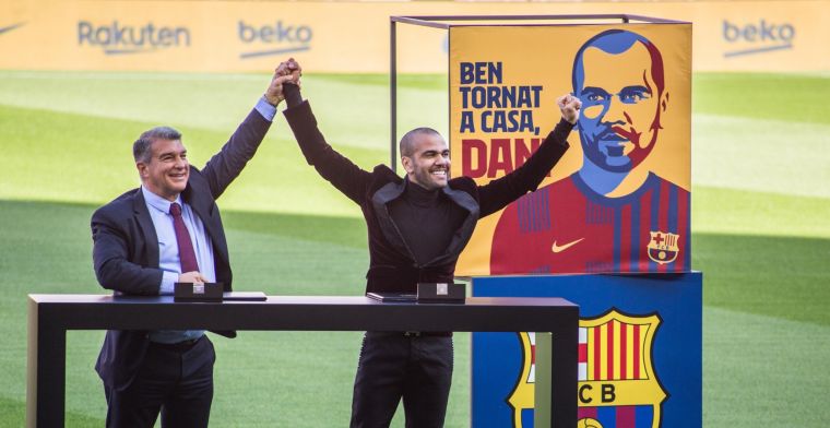 'Alves gaat voor laagst mogelijke salaris spelen bij FC Barcelona'