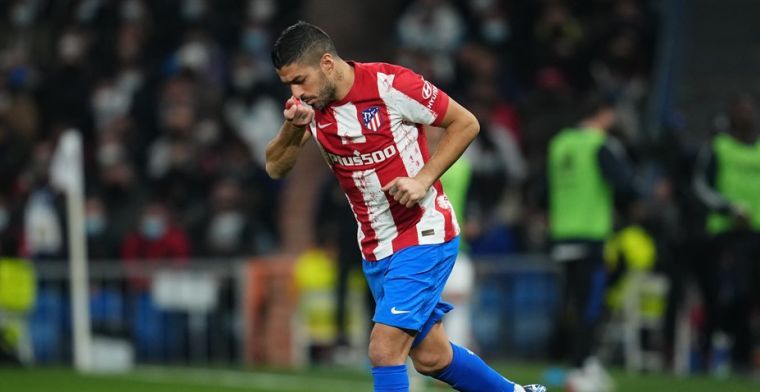 Suárez woedend na vroege wissel bij Atlético: 'Stomme klootzak' 