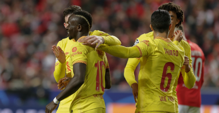 Liverpool doorstaat Portugese storm en staat met één been in halve finale