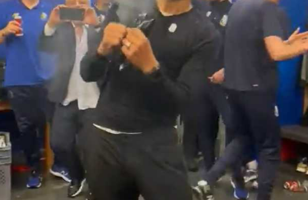 Fuifbeest Conceiçao danst en steekt sigaar op na zoete titelzege tegen Benfica