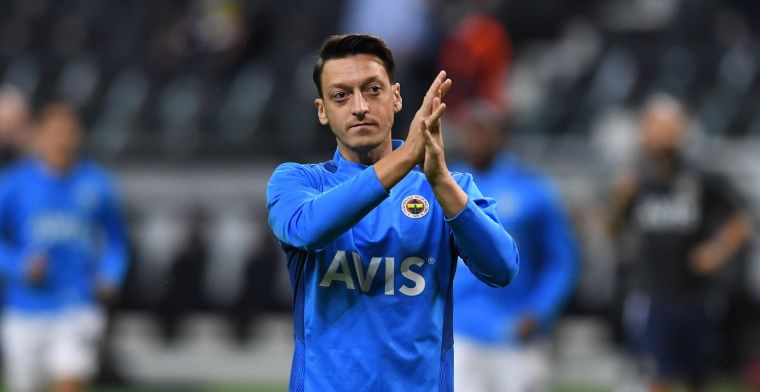 OFFICIEEL: Özil verlaat Fenerbahçe en vertrekt naar rivaal Basaksehir
