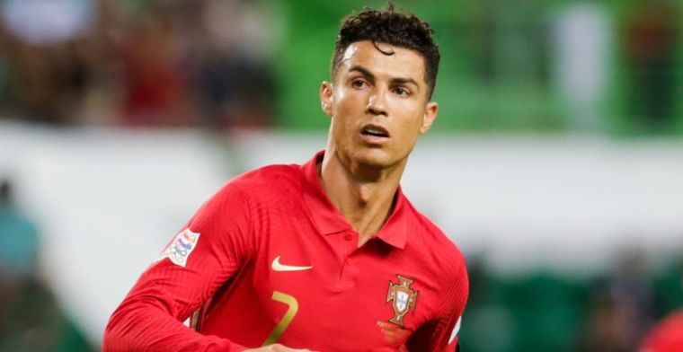 Ronaldo wil dertig procent van salaris afstaan voor vertrek bij Manchester United