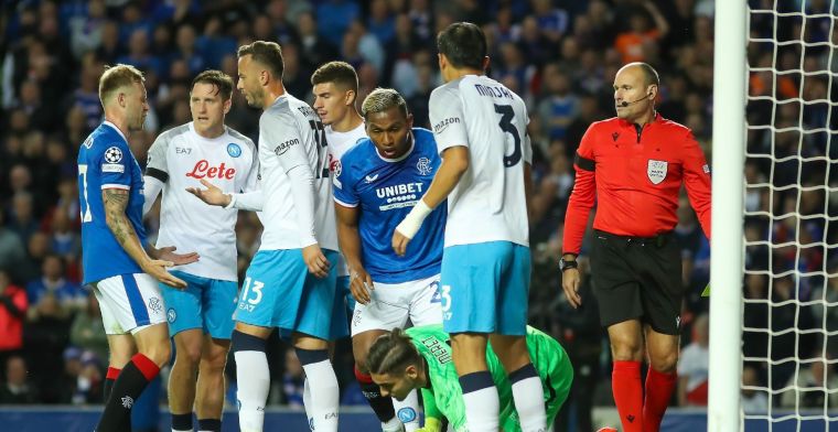 Napoli verslaat Rangers met ruime cijfers na bizarre 'penaltyhelft'