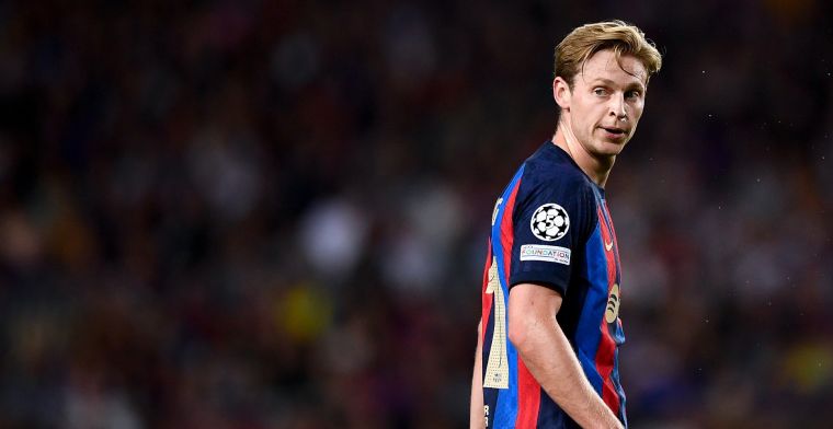 'Frenkie de Jong 'walgt' van situatie bij Barça, transfer niet uitgesloten'