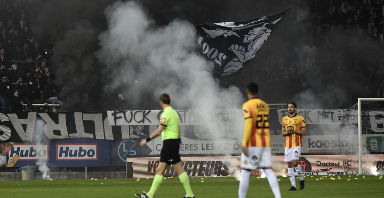 Onwaarschijnlijk: Charleroi-supporters laten wedstrijd bij voorsprong staken
