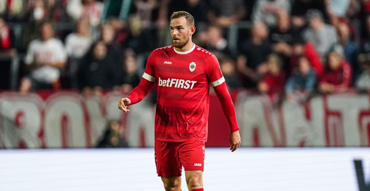 Janssen spuwt zijn gal bij Antwerp: Maar één ploeg wilde voetballen             