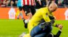 Door PSV-hooligan aangevallen Dmitrovic raakt gewond door Fenerbahçe-fans