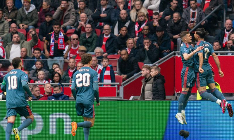 Feyenoord Wint Klassieker Bij Ajax En Staat Afgetekend Eerste In ...