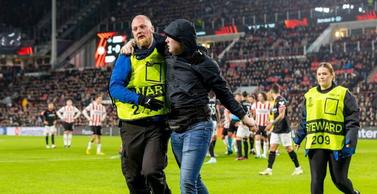 PSV hoort straf van UEFA na aanval op Sevilla-keeper door veldbestormer