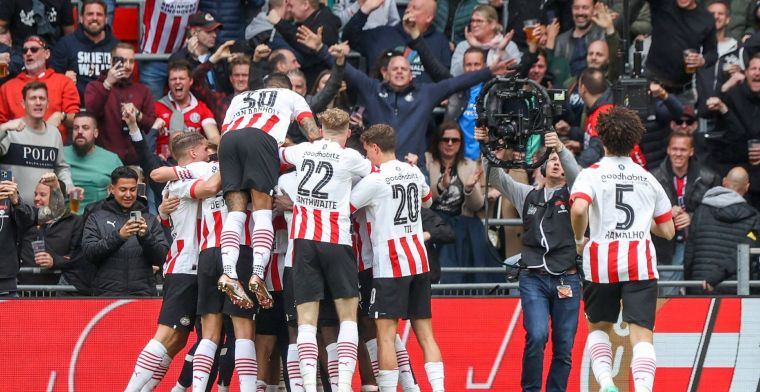 PSV zet Ajax opzij in verhitte clash, Bakayoko belangrijk met knappe assist