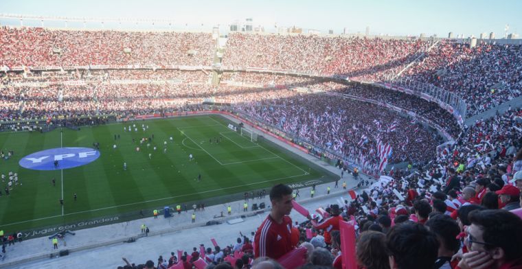 Argentijnse supporter overlijdt na 'sprong' van tribune: wedstrijd gestaakt